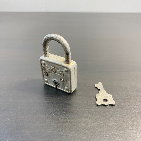 Vintage Classic #66 MASTER Lock with Key, Milwaukee Wis USA, Padlock Lock, Vinta - Picture 6 of 10